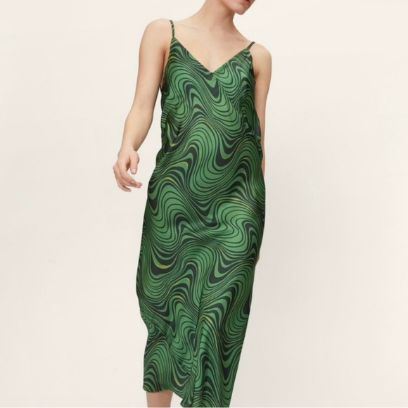 Zara Dresses & Skirts - Zara green midi dress. Large